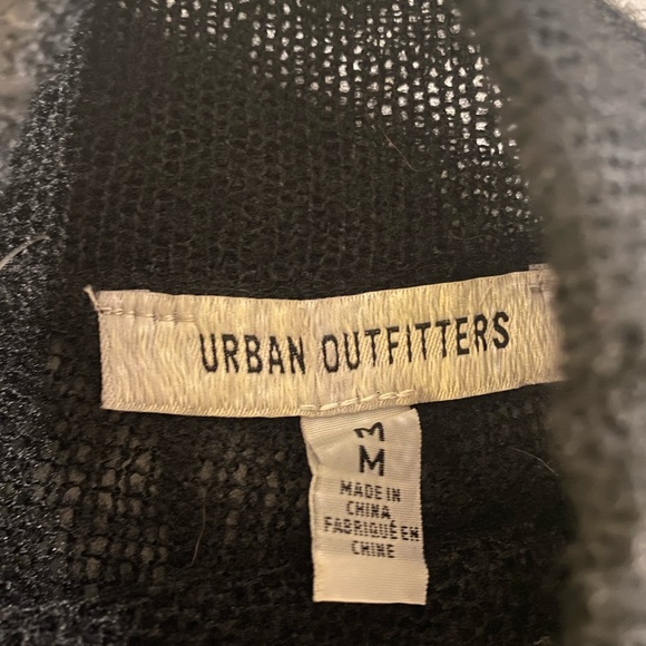 Urban Outfitters Crop Oversized Long Sleeve - Picture 2 of 3